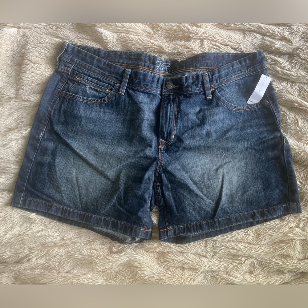 NWT size 16 Old Navy “Flirt” denim shorts